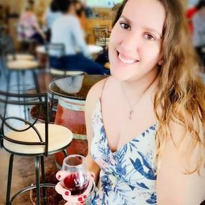 Meet your Posher, Ivette